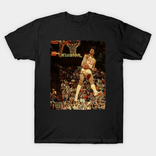 Larry Nance - Vintage Design Of Basketball T-Shirt by JULIAN AKBAR PROJECT